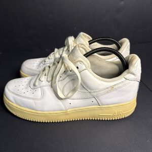 Size 9.5 - Nike Air Force 1 '07 White W